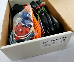 Kareta universalus kablio modulis 13 kontaktų, su parkavimo daviklių automatinio atjungimo funkcija, su priešrūkinio žiibinto atjungimo funkcija, su perdegusios lemputės signalizavimu.